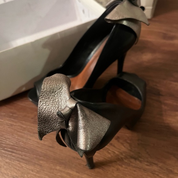 Heel with bow - Picture 2 of 5